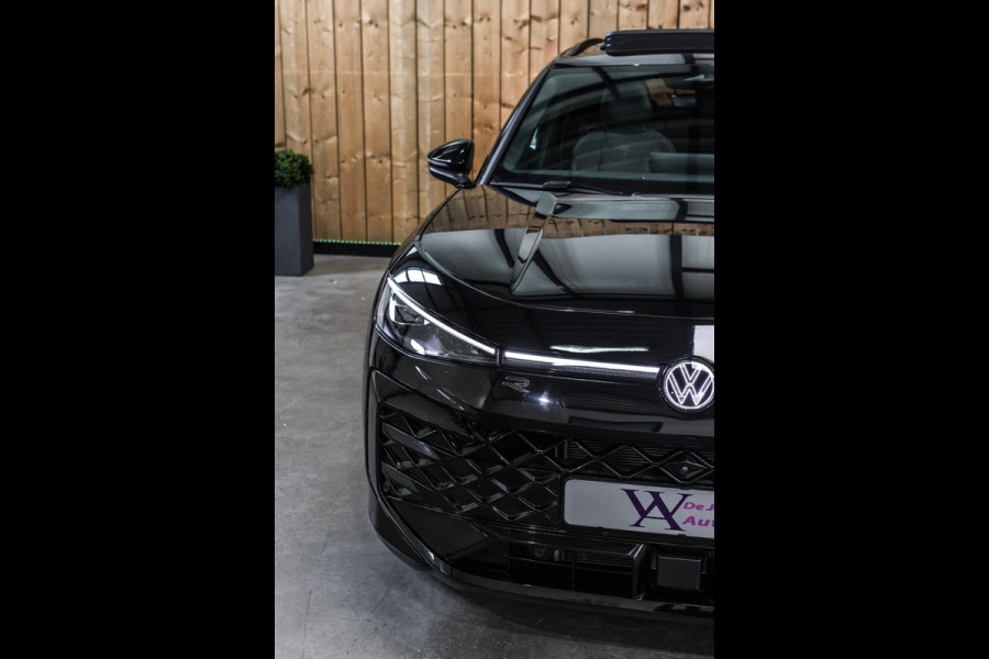 Volkswagen T-Roc 1.5 eTsi R-Line *Pano*H/K*Head-Up*360 Camera*Trekhaak*