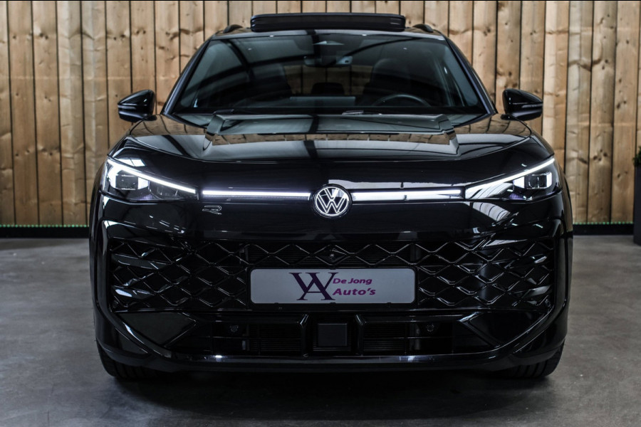 Volkswagen T-Roc 1.5 eTsi R-Line *Pano*H/K*Head-Up*360 Camera*Trekhaak*