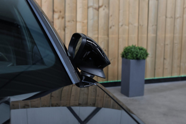 Volkswagen T-Roc 1.5 eTsi R-Line *Pano*H/K*Head-Up*360 Camera*Trekhaak*