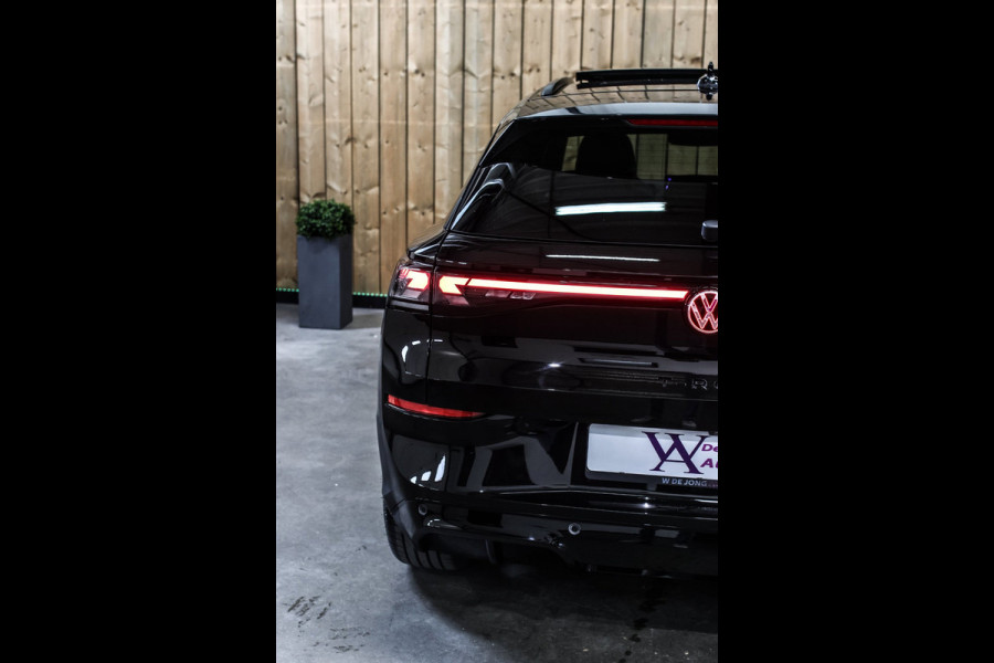 Volkswagen T-Roc 1.5 eTsi R-Line *Pano*H/K*Head-Up*360 Camera*Trekhaak*