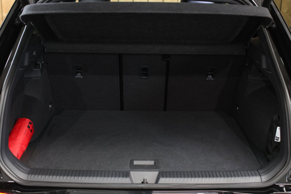 Volkswagen T-Roc 1.5 eTsi R-Line *Pano*H/K*Head-Up*360 Camera*Trekhaak*