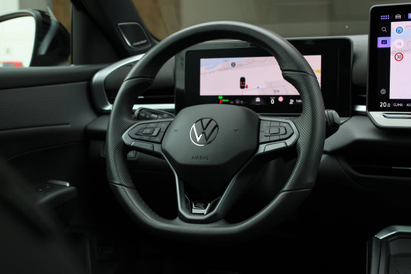 Volkswagen T-Roc 1.5 eTsi R-Line *Pano*H/K*Head-Up*360 Camera*Trekhaak*