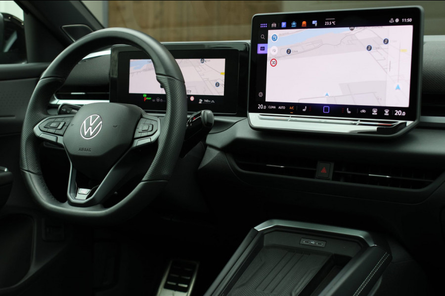 Volkswagen T-Roc 1.5 eTsi R-Line *Pano*H/K*Head-Up*360 Camera*Trekhaak*
