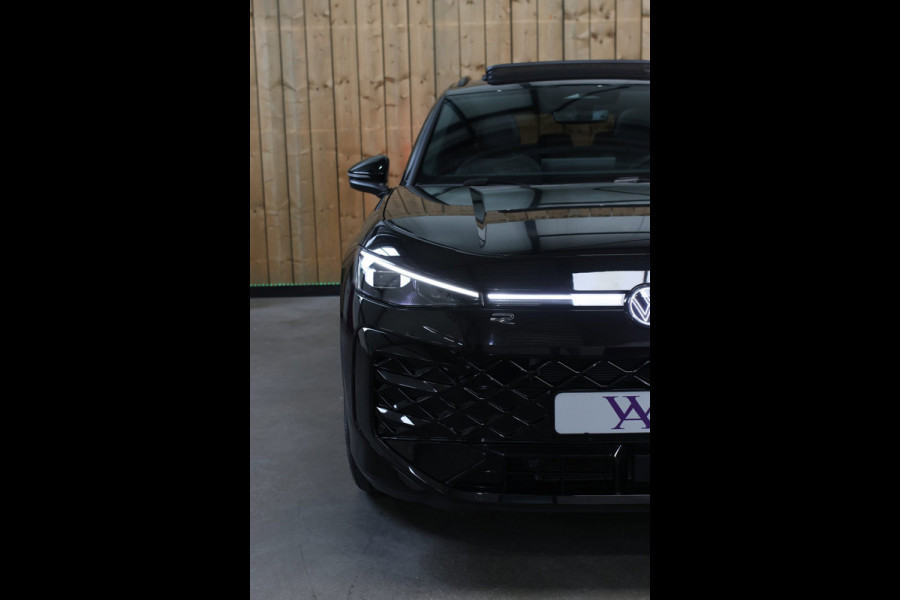 Volkswagen T-Roc 1.5 eTsi R-Line *Pano*H/K*Head-Up*360 Camera*Trekhaak*