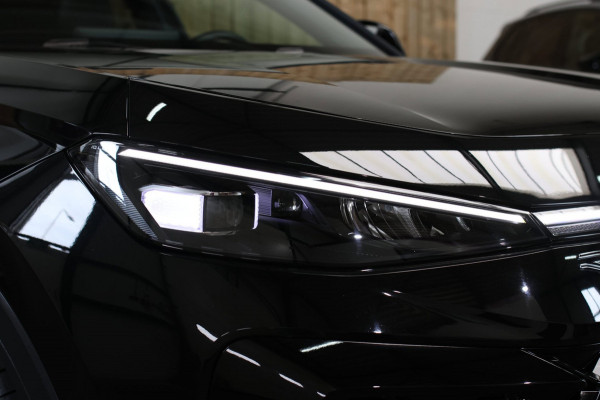 Volkswagen T-Roc 1.5 eTsi R-Line *Pano*H/K*Head-Up*360 Camera*Trekhaak*