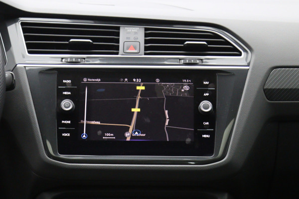 Volkswagen Tiguan 1.4 TSI eHybrid 245 R-Line Business+ PHEV, Panoramadak, Adap. Cruise Control, carplay, Sfeervelichting