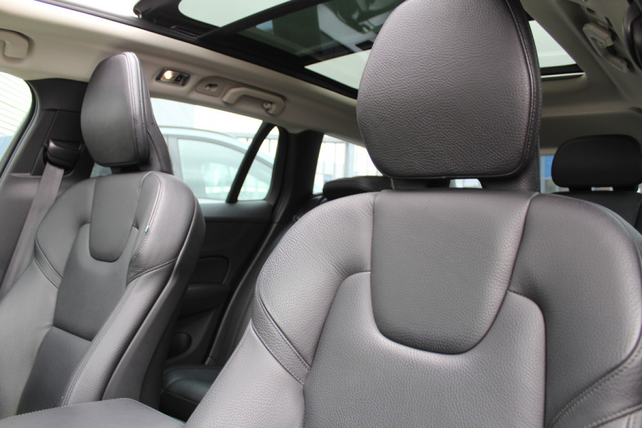 Volvo V60 2.0 B3 Inscription | Panoramadak | Trekhaak | Leder | BLIS | Navigatie