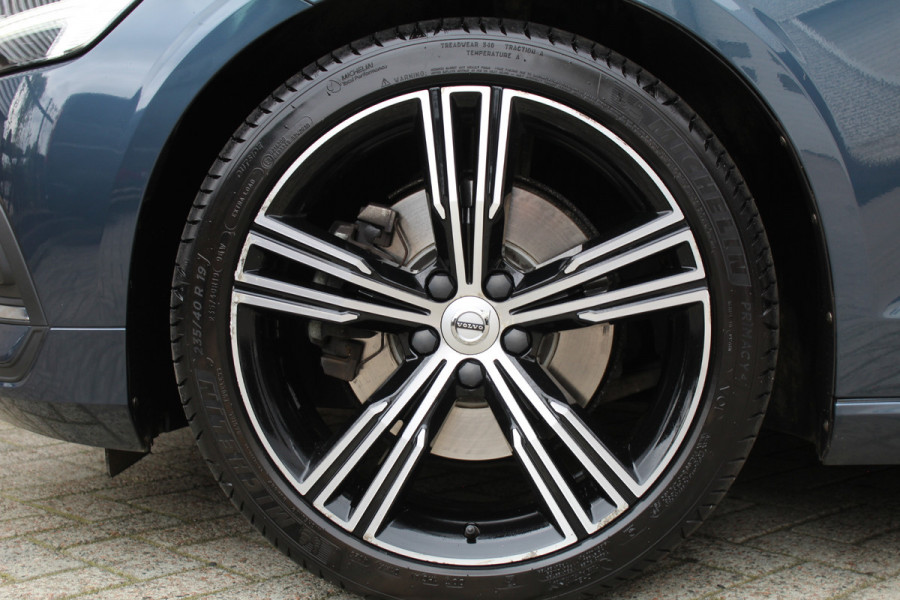 Volvo V60 2.0 B3 Inscription | Panoramadak | Trekhaak | Leder | BLIS | Navigatie