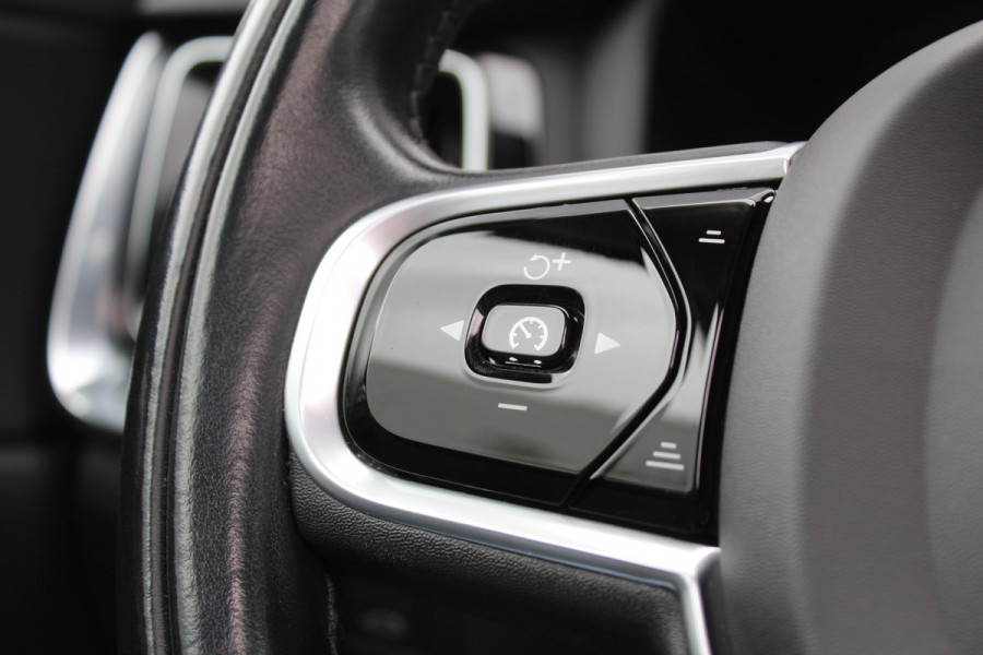Volvo V60 2.0 B3 Inscription | Panoramadak | Trekhaak | Leder | BLIS | Navigatie