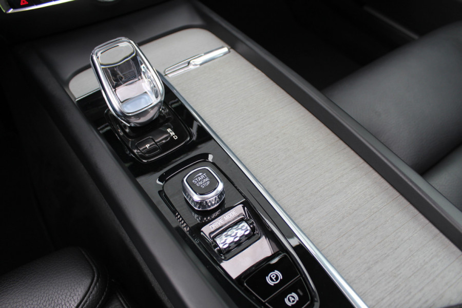 Volvo V60 2.0 B3 Inscription | Panoramadak | Trekhaak | Leder | BLIS | Navigatie