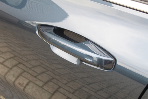 Volvo V60 2.0 B3 Inscription | Panoramadak | Trekhaak | Leder | BLIS | Navigatie
