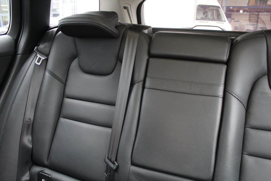 Volvo V60 2.0 B3 Inscription | Panoramadak | Trekhaak | Leder | BLIS | Navigatie