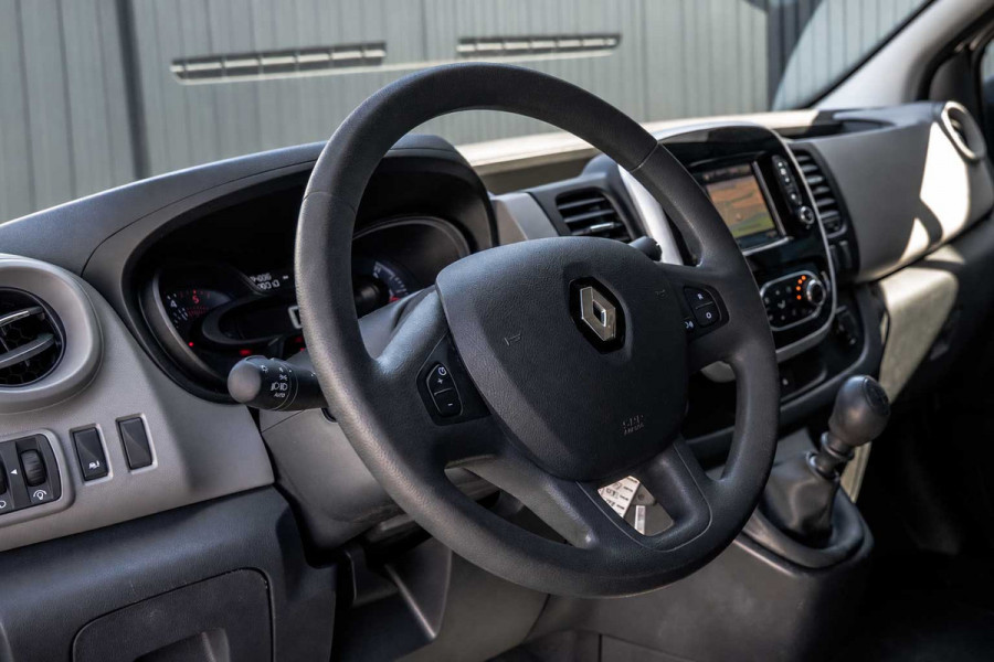 Renault Trafic 1.6 dCi 125PK L2H1 | DC 5-Zits | Camera | Cruise | Airco | Trekhaak