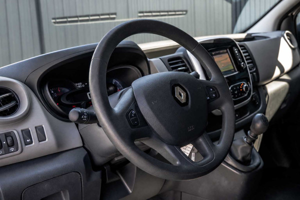 Renault Trafic 1.6 dCi 125PK L2H1 | DC 5-Zits | Camera | Cruise | Airco | Trekhaak