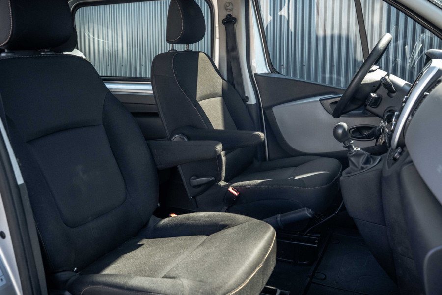 Renault Trafic 1.6 dCi 125PK L2H1 | DC 5-Zits | Camera | Cruise | Airco | Trekhaak