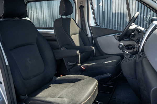 Renault Trafic 1.6 dCi 125PK L2H1 | DC 5-Zits | Camera | Cruise | Airco | Trekhaak