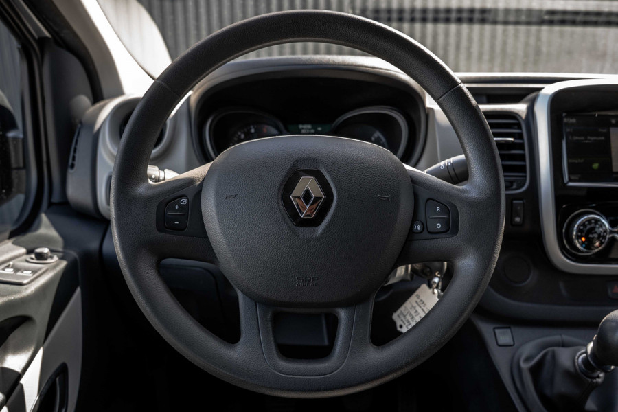 Renault Trafic 1.6 dCi 125PK L2H1 | DC 5-Zits | Camera | Cruise | Airco | Trekhaak
