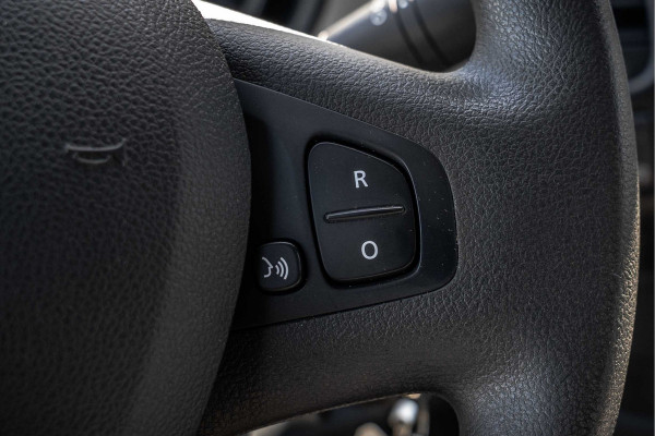 Renault Trafic 1.6 dCi 125PK L2H1 | DC 5-Zits | Camera | Cruise | Airco | Trekhaak