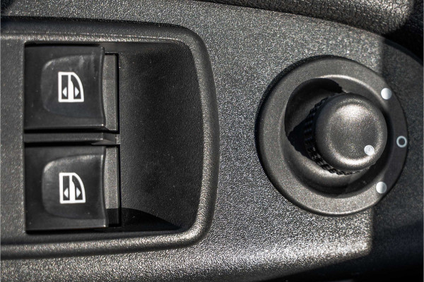 Renault Trafic 1.6 dCi 125PK L2H1 | DC 5-Zits | Camera | Cruise | Airco | Trekhaak