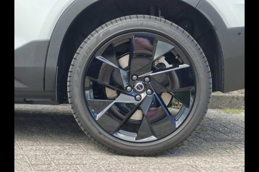 Volvo EX40 252PK Extended Range Plus Black Ed. 82 kWh | BLIS | ACC | PDC V+A | Pano | Verwarm. Stoelen/Stuur | Warmtepomp |