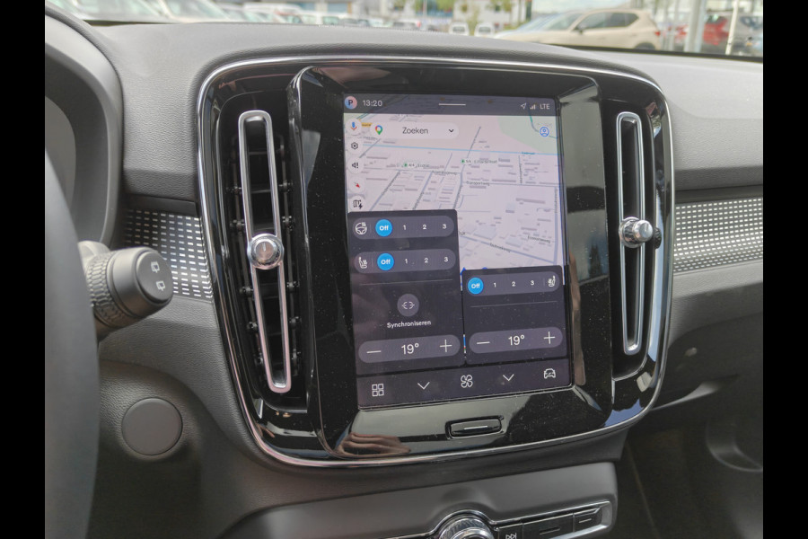 Volvo EX40 252PK Extended Range Plus Black Ed. 82 kWh | BLIS | ACC | PDC V+A | Pano | Verwarm. Stoelen/Stuur | Warmtepomp |