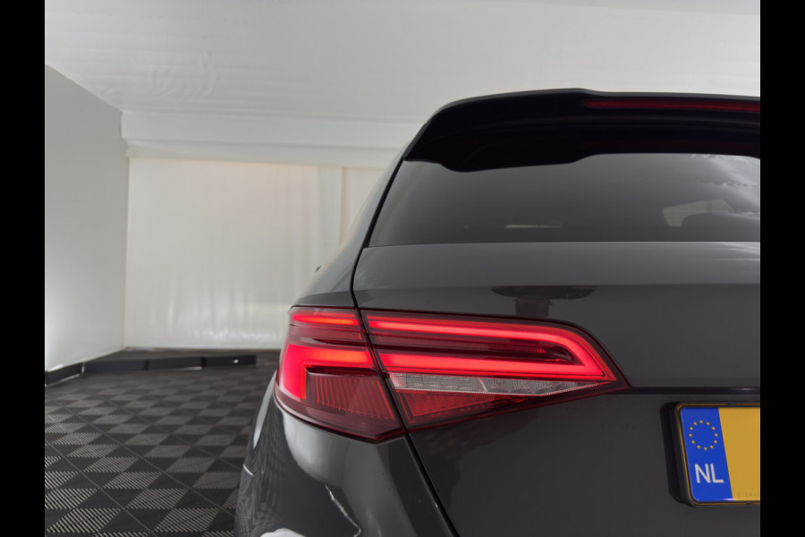 Audi A3 Sportback 1.5 TFSI CoD Sport S-Line Edition Black Optic Package Aut. *LEATHER-FABRIC | FULL-LED | SPORTSEATS | NAVI-FULLMAP | PRIVACY-GLASS | ECC | PDC | CRUISE | 18''ALU*