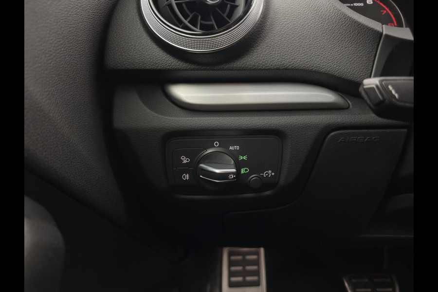 Audi A3 Sportback 1.5 TFSI CoD Sport S-Line Edition Black Optic Package Aut. *LEATHER-FABRIC | FULL-LED | SPORTSEATS | NAVI-FULLMAP | PRIVACY-GLASS | ECC | PDC | CRUISE | 18''ALU*