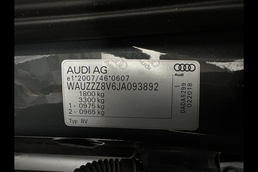 Audi A3 Sportback 1.5 TFSI CoD Sport S-Line Edition Black Optic Package Aut. *LEATHER-FABRIC | FULL-LED | SPORTSEATS | NAVI-FULLMAP | PRIVACY-GLASS | ECC | PDC | CRUISE | 18''ALU*