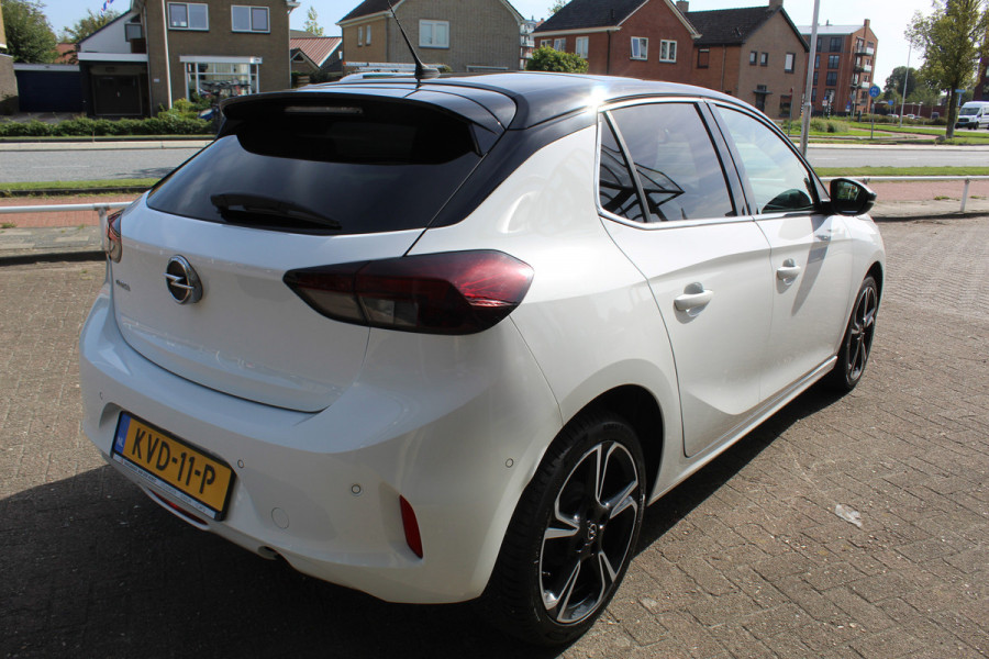 Opel Corsa 1.2 GS Line 100PK TURBO In nieuwstaat verkerende Opel Corsa ! Autm. airco, cruise cntrl, lane assist, panoramadak, verwarmde stoelen, LM wielen, camera, pdc v+a, navigatie by Apple Carplay/Android auto, metallic, LED verl. etc.