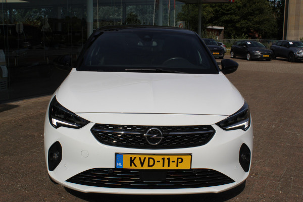 Opel Corsa 1.2 GS Line 100PK TURBO In nieuwstaat verkerende Opel Corsa ! Autm. airco, cruise cntrl, lane assist, panoramadak, verwarmde stoelen, LM wielen, camera, pdc v+a, navigatie by Apple Carplay/Android auto, metallic, LED verl. etc.