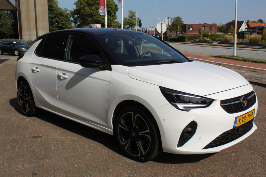 Opel Corsa 1.2 GS Line 100PK TURBO In nieuwstaat verkerende Opel Corsa ! Autm. airco, cruise cntrl, lane assist, panoramadak, verwarmde stoelen, LM wielen, camera, pdc v+a, navigatie by Apple Carplay/Android auto, metallic, LED verl. etc.