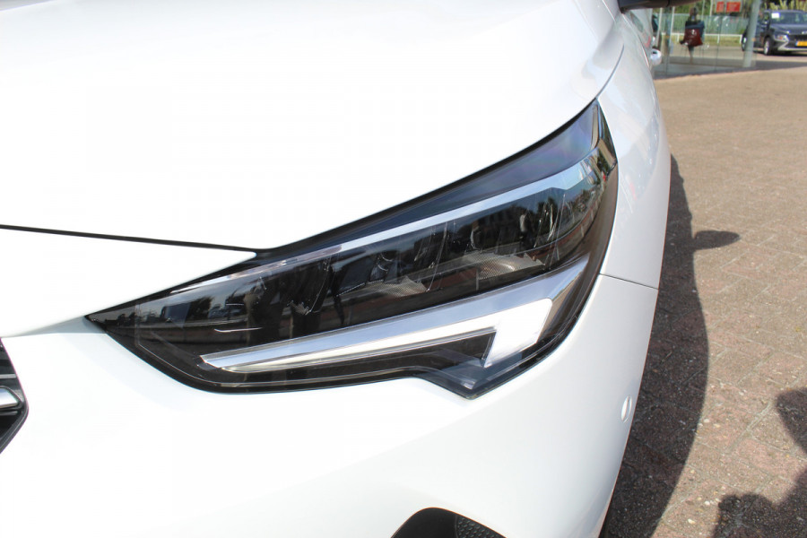 Opel Corsa 1.2 GS Line 100PK TURBO In nieuwstaat verkerende Opel Corsa ! Autm. airco, cruise cntrl, lane assist, panoramadak, verwarmde stoelen, LM wielen, camera, pdc v+a, navigatie by Apple Carplay/Android auto, metallic, LED verl. etc.