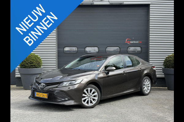 Toyota Camry 2.5 Hybrid Dynamic | Camera | Lederen Bekleding | Stoelverwarming | Lichtmetalen Velgen |