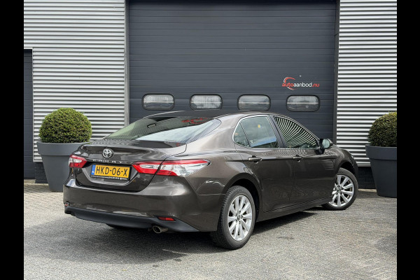 Toyota Camry 2.5 Hybrid Dynamic | Camera | Lederen Bekleding | Stoelverwarming | Lichtmetalen Velgen |