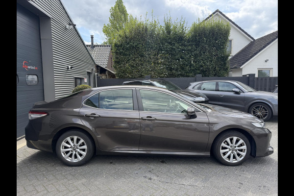 Toyota Camry 2.5 Hybrid Dynamic | Camera | Lederen Bekleding | Stoelverwarming | Lichtmetalen Velgen |