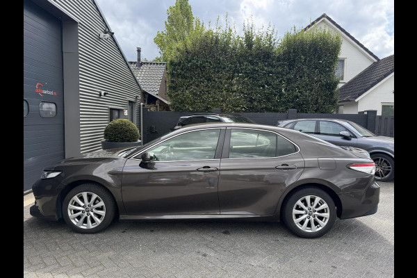 Toyota Camry 2.5 Hybrid Dynamic | Camera | Lederen Bekleding | Stoelverwarming | Lichtmetalen Velgen |