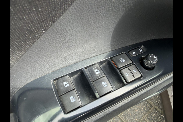 Toyota Camry 2.5 Hybrid Dynamic | Camera | Lederen Bekleding | Stoelverwarming | Lichtmetalen Velgen |