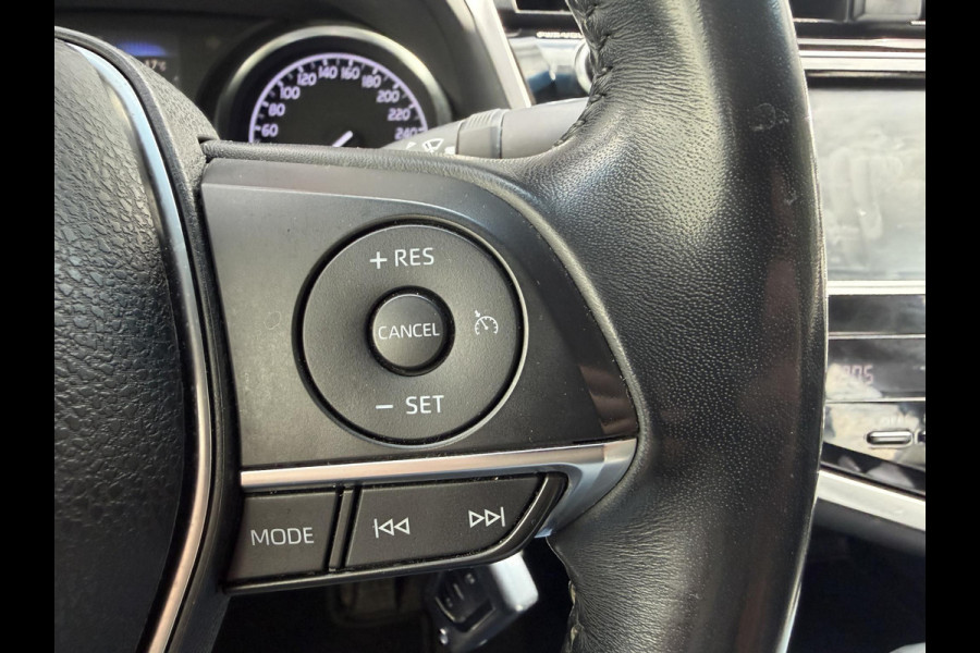 Toyota Camry 2.5 Hybrid Dynamic | Camera | Lederen Bekleding | Stoelverwarming | Lichtmetalen Velgen |