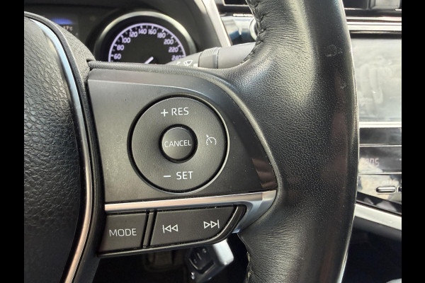 Toyota Camry 2.5 Hybrid Dynamic | Camera | Lederen Bekleding | Stoelverwarming | Lichtmetalen Velgen |