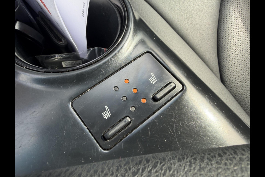 Toyota Camry 2.5 Hybrid Dynamic | Camera | Lederen Bekleding | Stoelverwarming | Lichtmetalen Velgen |