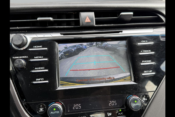 Toyota Camry 2.5 Hybrid Dynamic | Camera | Lederen Bekleding | Stoelverwarming | Lichtmetalen Velgen |