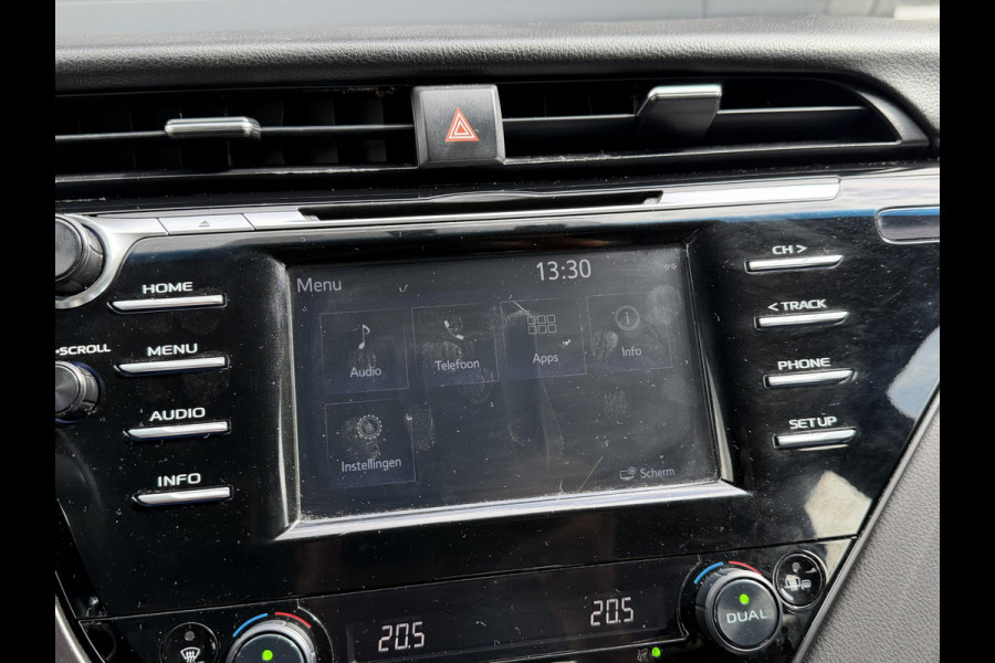Toyota Camry 2.5 Hybrid Dynamic | Camera | Lederen Bekleding | Stoelverwarming | Lichtmetalen Velgen |