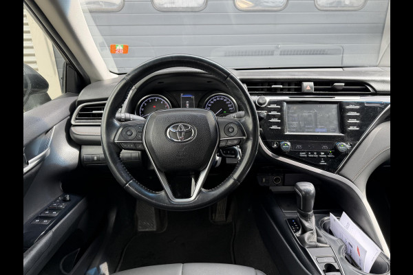 Toyota Camry 2.5 Hybrid Dynamic | Camera | Lederen Bekleding | Stoelverwarming | Lichtmetalen Velgen |