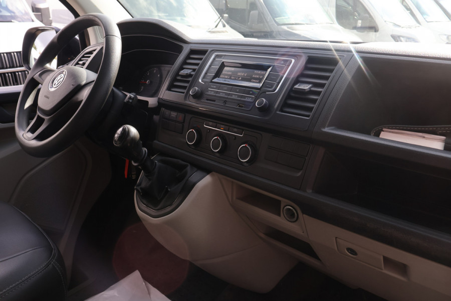 Volkswagen Transporter 2.0 TDI L1 H1 Black Edition