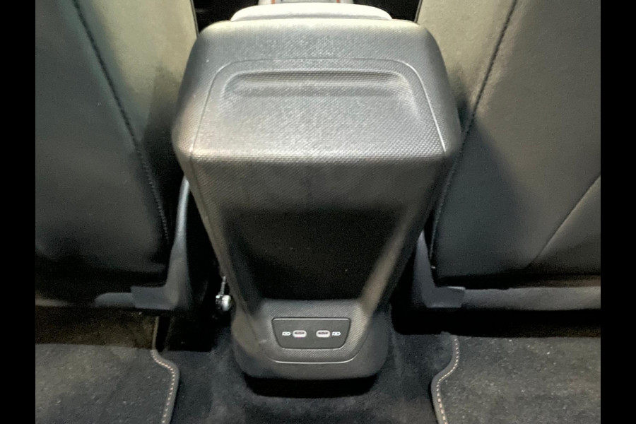 CUPRA Born Essential 63 kWh e-Boost 231pk 63kWh | 11.503 km | 19" | Keyless | LED | PDC | Wireless App-Connect