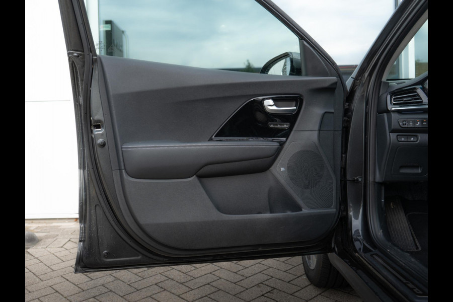 Kia e-Niro ExecutiveLine 64 kWh | Stoel en stuurverwarming | Stoelventilatie | Schuifkanteldak |