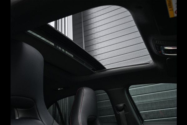 Mercedes-Benz A-Klasse 250 Premium Plus | AMG Line | Panoramadak | Led | Burmester | Stoelverwarming | Ambiance Interieur | Keyless Entry |