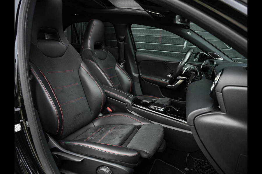 Mercedes-Benz A-Klasse 250 Premium Plus | AMG Line | Panoramadak | Led | Burmester | Stoelverwarming | Ambiance Interieur | Keyless Entry |
