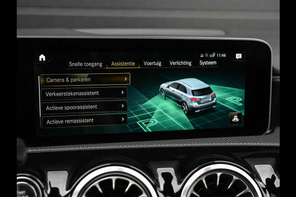 Mercedes-Benz A-Klasse 250 Premium Plus | AMG Line | Panoramadak | Led | Burmester | Stoelverwarming | Ambiance Interieur | Keyless Entry |