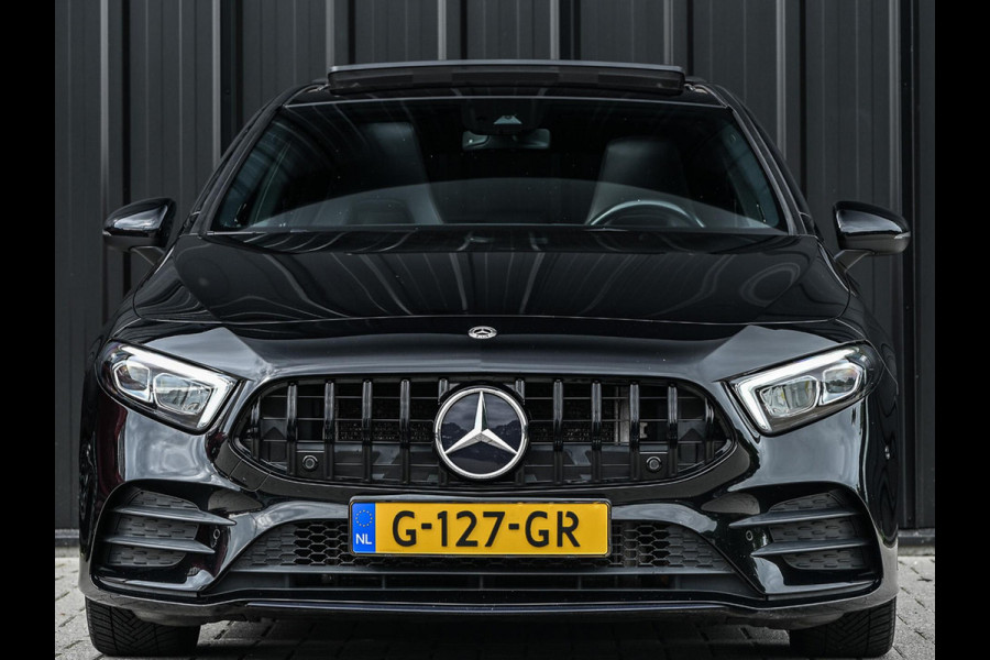 Mercedes-Benz A-Klasse 250 Premium Plus | AMG Line | Panoramadak | Led | Burmester | Stoelverwarming | Ambiance Interieur | Keyless Entry |